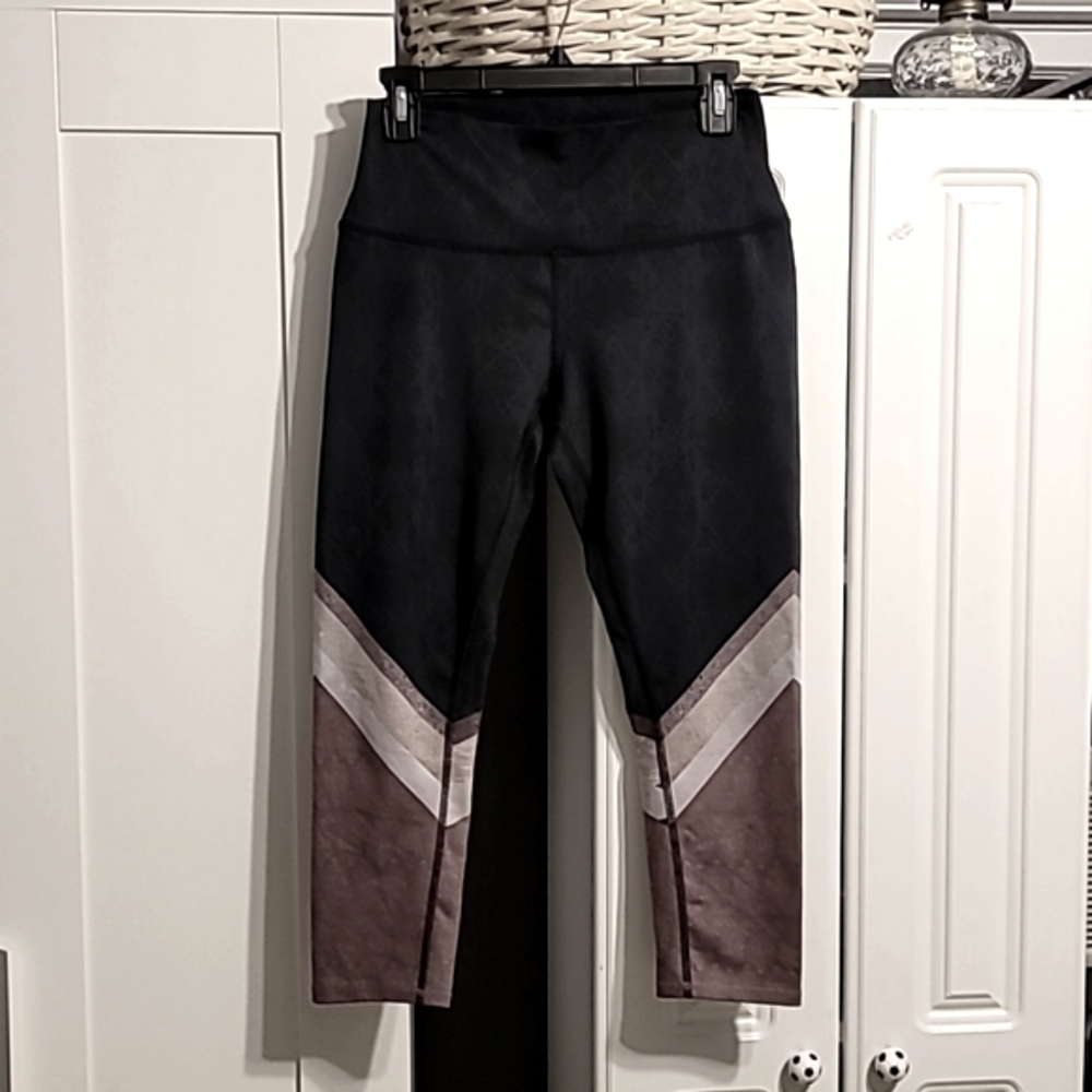 ALO Yoga Black & Brown Colorblock Leggings